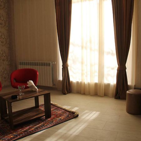 Moon Light Hotel Tbilisi Buitenkant foto