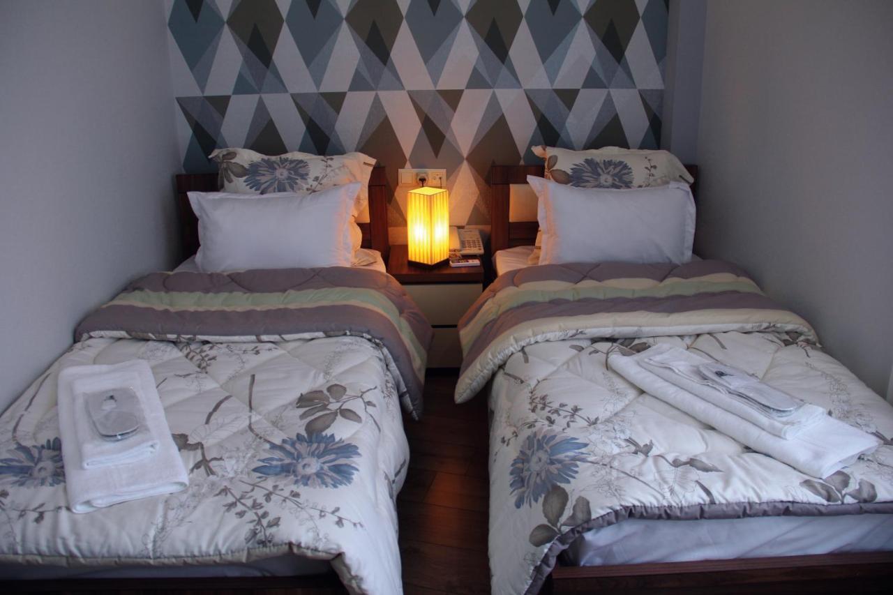 Moon Light Hotel Tbilisi Buitenkant foto