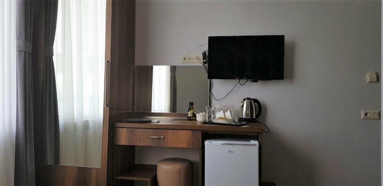 Moon Light Hotel Tbilisi Buitenkant foto